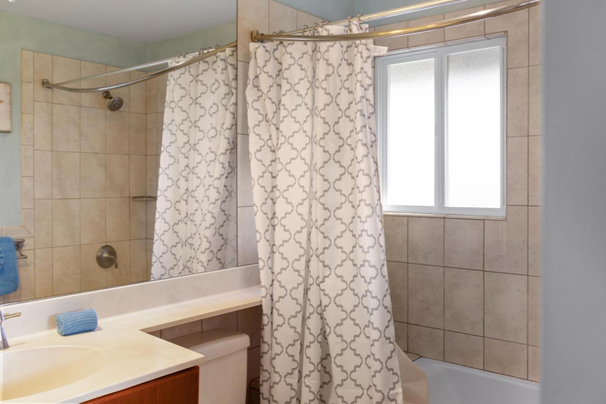 Plumeria Suite, 2-Bedrooms, Sleeps 6, Pool & Bbq, Pre-Renovation Summer Sale Kihei Exteriér fotografie